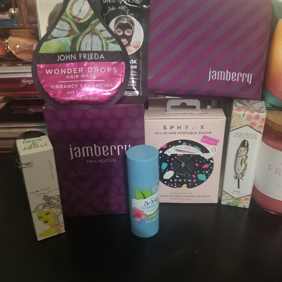 Beauty bundle - Picture 3 of 3